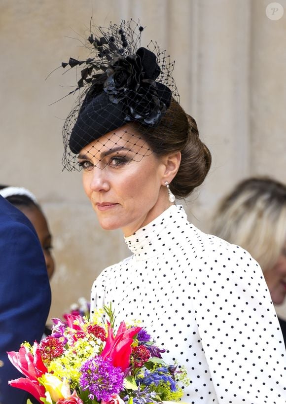 La nouvelle vient de tomber ! 

Londres, ROYAUME-UNI – Le roi Charles III d’Angleterre et la reine consort Camilla (Camilla Parker Bowles) ont conduit les membres seniors de la famille royale, d’anciens Premiers ministres ainsi que les dirigeants actuels du gouvernement et de l’opposition lors d’un service de remerciement pour le 80e anniversaire du jour de la Victoire en Europe (VE Day) à l’abbaye de Westminster.

Sur la photo : Catherine (Kate) Middleton, princesse de Galles