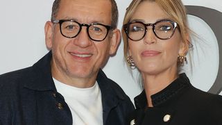 Dany Boon et sa compagne Clara Vello, de 16 ans sa cadette, font une apparition main dans la main