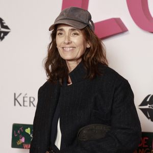 Interviewée par le média "Lou", la journaliste a confié : "Je pense être une maman attentionnée, attentive et cool". 

Mademoiselle Agnes à l'avant-première du film "Lol 2.0" au Grand Rex à Paris, le 4 février 2026.

Photo : Christophe Aubert / Bestimage