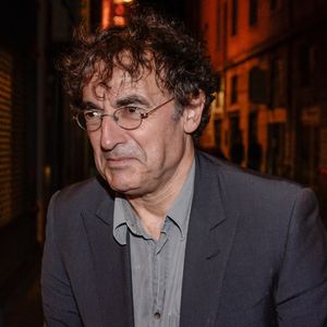 Exclusivité - Albert Dupontel sort d'un restaurant lors du 9e Festival des Lumières à Lyon, en France, le 19 octobre 2017. Photo de Julien Reynaud/APS-Medias/ABACAPRESS.COM