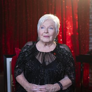 40 ans que Line Renaud est engagée dans la lutte contre le Sida

Exclusif - Line Renaud - Backstage de l'enregistrement de l'émission "100 ans de comédies musicales pour le Sidaction" diffusée sur France 2. 
© Moreau-Perusseau / Bestimage