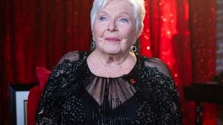 Après l'annonce d'une mauvaise nouvelle la concernant, Line Renaud s'exprime et prouve qu'elle n'a pas dit son dernier mot à 96 ans