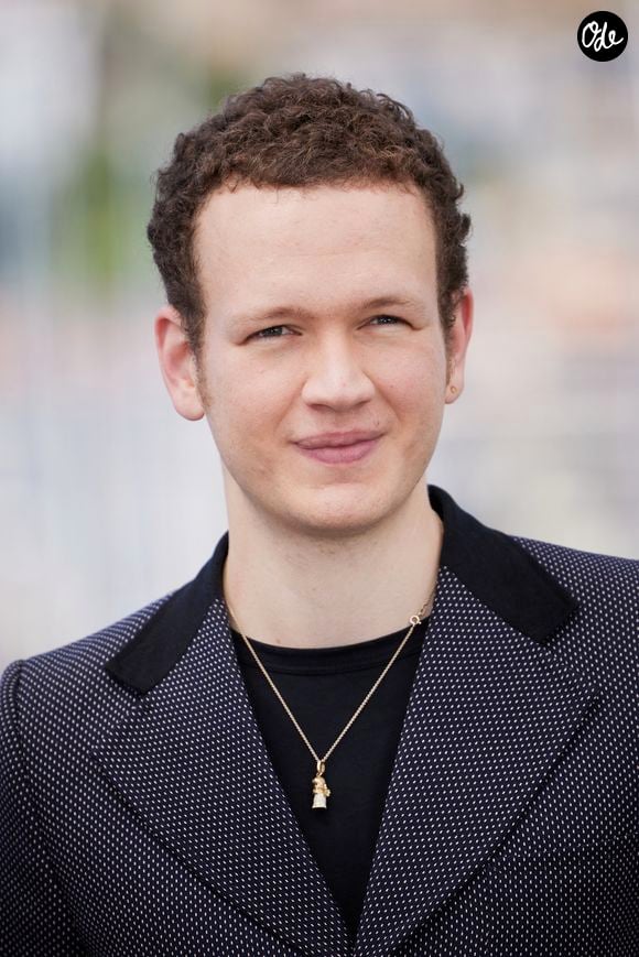 Si Mehdi excelle dans son registre très soul et jazzy, on rappelle que son petit demi-frère Noé Boon (le fils que l'humoriste a eu avec l'actrice Judith Godrèche) est lui aussi un professionnel de l'industrie. 

Noé Boon au photocall du film "Moi Aussi" lors du 77ème Festival International du Film de Cannes au Palais des Festivals à Cannes, France, le 17 mai 2024. © Jacovides-Moreau/Bestimage
