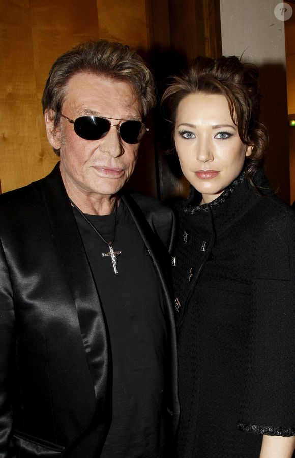 EXCLUSIF - Johnny Hallyday, Laura Smet - Vente aux enchères des poupées « Frimousses des créateurs », à l'hôtel des ventes Drouot Montaigne au profit de l'UNICEF, sous la conduite de Maître Pierre Cornette de Saint Cyr et Maître Georges Delettrez, à Paris le 13 décembre 2011. AGENCE / BESTIMAGE