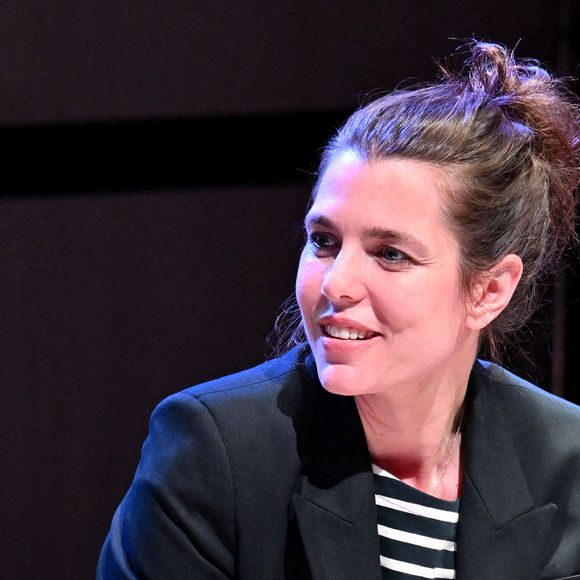 Charlotte Casiraghi était à la médiathèque Caroline, à Monaco, le 8 avril 2026, pour une rencontre dédicace autour de son essai "La Fêlure". © Bruno Bebert / Bestimage