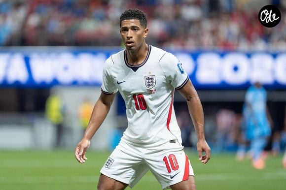 En parallèle de sa carrière de footballeur, il est devenu investisseur dans la franchise de cricket des Birmingham Phoenix.

Jude Bellingham, de l'Angleterre, lors d'un match des seizièmes de finale de la Coupe du monde de football 2026 entre l'Angleterre et la République démocratique du Congo, au stade d'Atlanta, à Atlanta (États-Unis), le 1er juillet 2026.

© SPP / PsnewZ / Bestimage