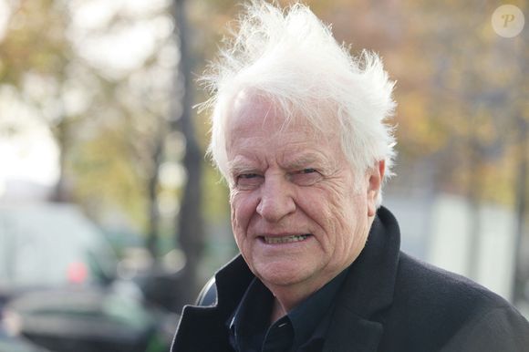 André Dussollier à la sortie de l'émission "La Bande originale" sur France Inter à la Maison de la Radio et de la Musique à Paris, France, le 22 novembre 2022. © Jonathan Rebboah