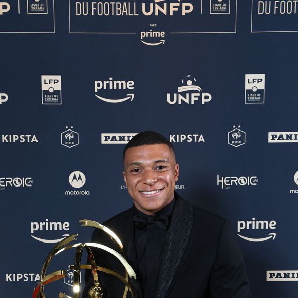 Kylian Mbappé dans la press-room de la 31ème cérémonie des "Trophées UNFP" au Pavillon Gabriel. Paris, le 28 mai 2023.