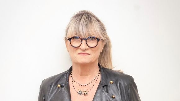 "Il y a des poubelles partout" : Christine Bravo évoque ses vacances dans l’un des pays les plus peuplés du monde