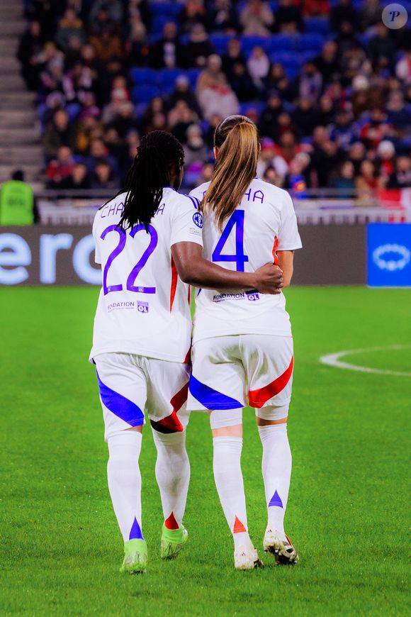 Selma Bacha, latérale gauche

Tabitha Chawinga et Selma Bacha à Lyon en 2025. (Pauline FIGUET / SPP)