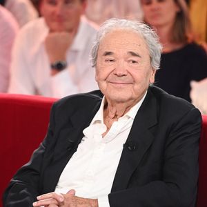 Exclusif - Pierre Perret lors de l'enregistrement de l'émission Vivement Dimanche, au studio Rive gauche, à Paris, France, le 22 octobre 2025, présentée par M.Drucker, diffusée sur France 3 le 16 novembre 2025. © Guillaume Gaffiot/Bestimage