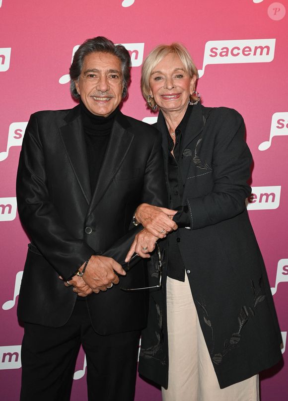 Frédéric François et sa femme Monique Vercauteren lors de l'hommage à Jean Renard à la Sacem à Paris le 5 octobre 2022.

© Coadic Guirec / Bestimage
