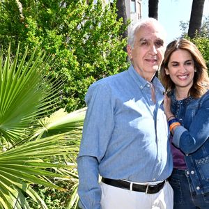 Sonia Mabrouk et son père durant la 27ème édition du Festival du Livre de Nice, installé sur le jardin Albert 1er, du 3 au 5 juin 2023. © Bruno Bebert / Bestimage