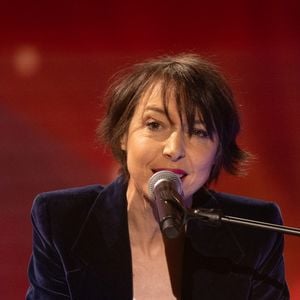 Exclusif - Jeanne Cherhal pour les surprises lors de l'enregistrement de l'émission "La Boîte à secrets", présentée par F.Bollaert et diffusée le 2 janvier 2026 sur France 3, dans les studios du Lendit à Saint-Denis, France, le 1er décembre 2025. © Cyril Moreau/Bestimage