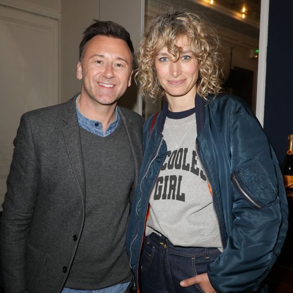 Exclusif - Andy Cocq et Pauline Lefèvre lors de la générale de la pièce "Amis pour la vie" au théâtre de l'Oeuvre à Paris le 24 avril 2025. La représentation est suivie d'un cocktail.

© Coadic Guirec / Bestimage