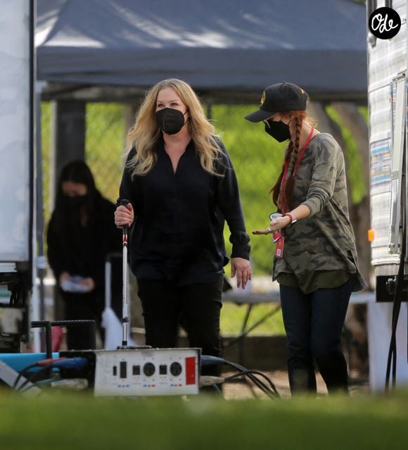 Christina Applegate sur le tournage de la série "Dead To Me" à Los Angeles, le 3 février 2022.

Photo : The ImageDirect / Bestimage