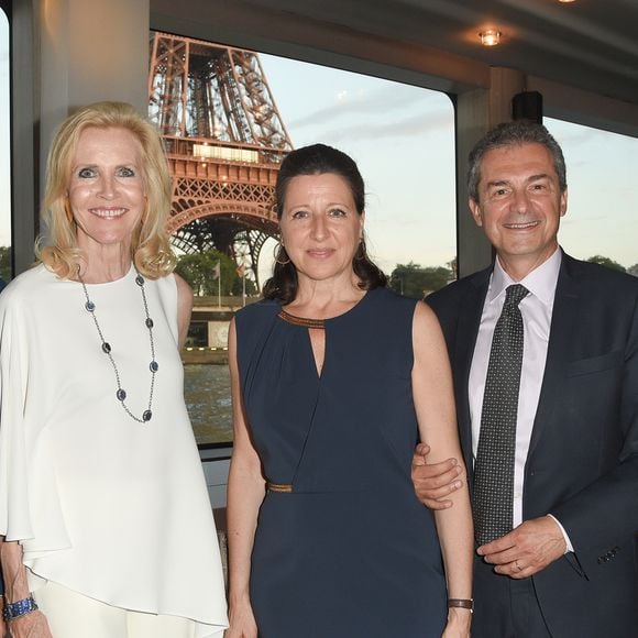 Gilles Bouleau, Melissa Bouygues, Agnès Buzyn et son mari Yves Lévy, Elizabeth Tran-Bouleau (la femme de Gilles Bouleau) - Soirée du 90ème anniversaire de Line Renaud sur le Bateau Potel et Chabot "Pavillon Seine" à Paris le 2 juillet 2018. © Coadic Guirec/Bestimage