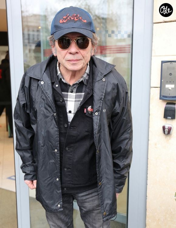 Exclusif - Philippe Manoeuvre quitte les studios de la radio RTL à Paris le 20 janvier 2021.
© Panoramic / Bestimage