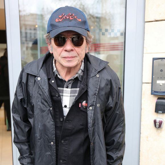 Exclusif - Philippe Manoeuvre quitte les studios de la radio RTL à Paris le 20 janvier 2021.
© Panoramic / Bestimage