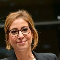 Léa Salamé revient sur son coin de paradis : le lieu parfait pour se ressourcer en famille avec Raphaël Glucksmann