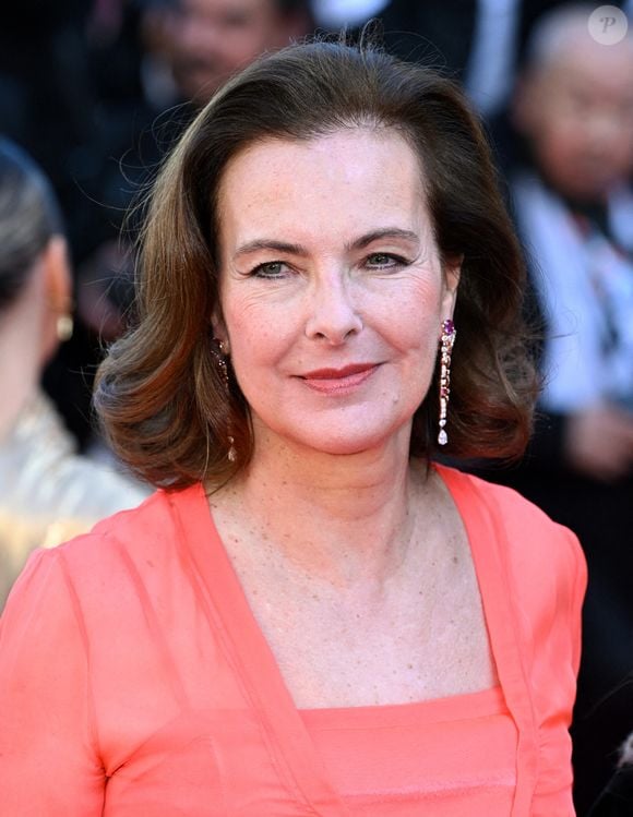 Carole Bouquet arrivant à la première du Comte de Monte-Cristo, Palais des Festival, dans le cadre de la 77ème édition du Festival de Cannes. Crédit : Doug Peters/EMPICS