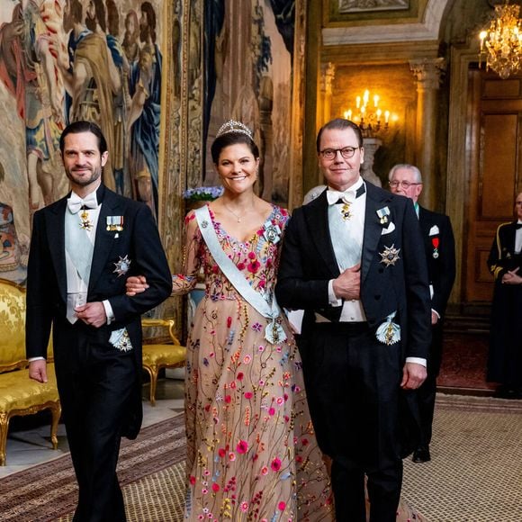 La princesse Victoria de Suède, le prince Daniel de Suède et le Prince Carl Philip lors d'un dîner officiel au palais royal de Stockholm le mercredi 19 mars 2025.
Crédit : Dana Press / Bestimage