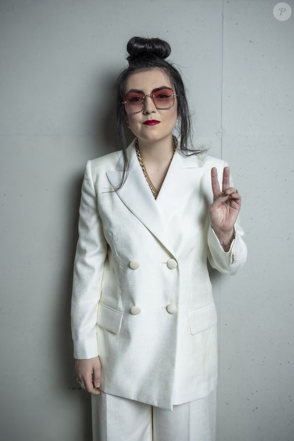 Exclusif - Hoshi en backstage lors de la 37ème cérémonie des Victoires de la musique à la Seine musicale de Boulogne-Billancourt, le 11 février 2022.
© Cyril Moreau / Tiziano Da Silva / Bestimage