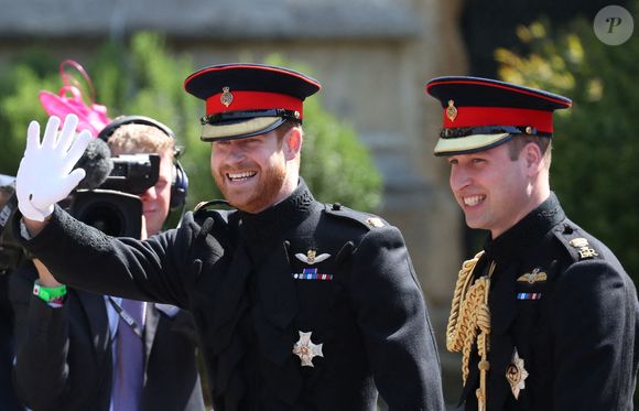 Les deux frères ne s'entendent toujours pas et ils n'ont pas renoué le contact.

Le prince Harry et le prince de Galles arrivant à la chapelle St George pour le mariage des Sussex. Photo : Jane Barlow/PA Wire