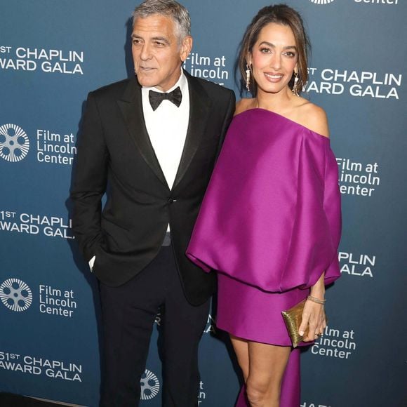 Le 4 juin dernier, l'acteur a créé la surprise en participant à une soirée caritative organisée à Châteauneuf-le-Rouge, village de 2300 habitants.

L'acteur George Clooney et son épouse, l'avocate libano-britannique spécialisée dans les droits de l'homme Amal Clooney, lors de l'arrivée sur le tapis rouge du 51e gala annuel des Chaplin Awards en l'honneur de George Clooney, qui s'est tenu à l'Alice Tully Hall du Lincoln Center.

© Nancy Kaszerman/ZUMA Press Wire / Bestimage