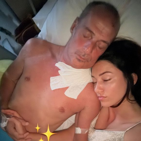 C'est une publication inquiétante qu'a partagée Delphine Wespiser

Delphine Wespiser au chevet de son ancien compagnon Roger Erhart, hospitalisé depuis plusieurs jours. L'ancienne Miss France a publié un message et des photos sur Instagram