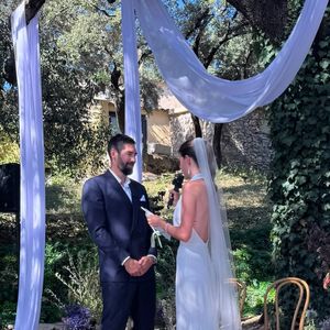 Le couple était déjà marié civilement depuis le mois de mai.

Nikola Karabatic partage de belles photos de son mariage avec Géraldine.