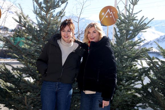 Valérie Bonneton, Michèle Laroque au photocall du film "Jours Meilleurs" lors de la 28ème édition du Festival international du film de comédie de l'Alpe d'Huez, le 17 janvier 2025.
© Dominique Jacovides/Bestimage

Celebrities at the photocall for the film "Jours Meilleurs" during the 28th edition of the Alpe d'Huez International Comedy Film Festival, January 16, 2025.