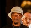 Le rappeur était jugé en appel pour le meurtre d’un jeune homme de 23 ans en 2018
Le rappeur français MHD (Mohamed Sylla), arrive avec ses avocats Antoine Vey et Elise Arfi à l'ouverture de son procès et de celui de huit autres hommes pour un meurtre commis lors d'une bagarre entre deux gangs rivaux à Paris en 2018, au Palais de Justice de Paris, France, le 4 septembre 2023. L'artiste et quatre coaccusés comparaîtront libres, trois autres sont toujours en détention provisoire et le dernier, toujours en liberté, sera jugé par contumace. Ils risquent jusqu'à 30 ans de prison. © Christophe Clovis/Bestimage