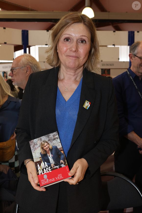 Yaêl Braun-Pivet - Prix Simone Veil 2025 à la Hall Georges Brassens de Brive-la-Gaillarde pour la 43 ème Foire du Livre de Brive, le 8 novembre 2025. © Jean-Marc Lhomer/Bestimage