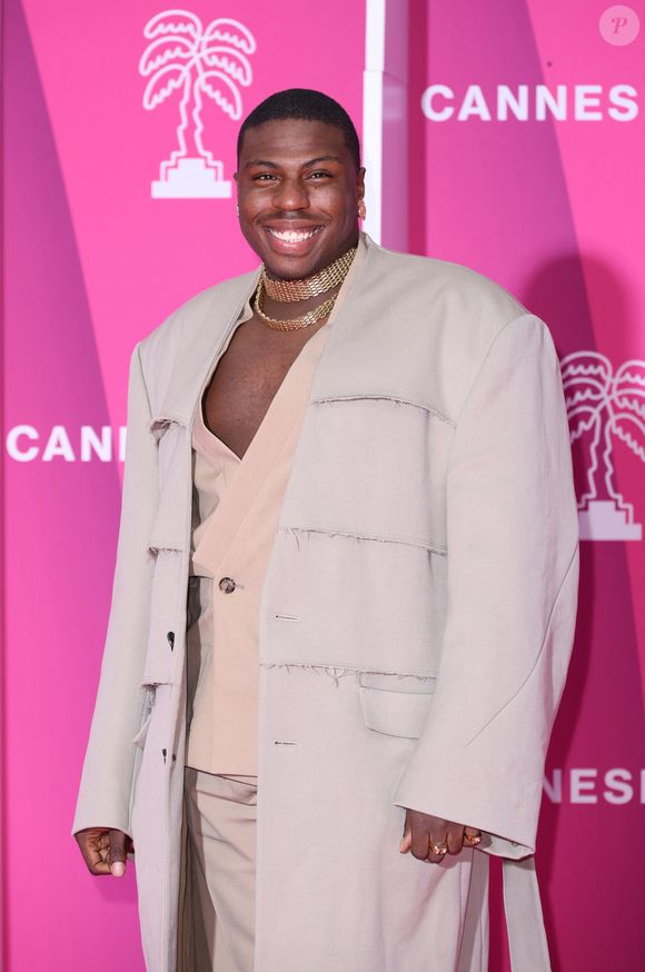 De vives tensions existeraient également au sein du binôme formé par la chanteuse Emma et le danseur Dorian Rollin, qui manqueraient cruellement d'alchimie.

Marcus Geromegnace - Projection de la série "Becoming Karl Lagerfeld" lors de la 7ème saison de 'CanneSeries' à Cannes le 7 avril 2024. © Denis Guignebourg/BestImage