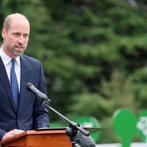 Le prince William lors de l'inauguration du Mémorial humanitaire mondial, le premier mémorial dédié aux travailleurs humanitaires du monde entier, créé par l'artiste britannique Michael Landy, à Gunnersbury Park à Londres. 
© Chris Jackson/WPA-Pool/Bestimage