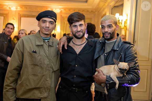 Dapuma, Yves Bargoin, Brahim Zaibat et son chien Mavy  à la soirée de lancement du parfum Forbidden Whisper de la maison HFC Paris à l'hôtel Meurice à Paris le 8 octobre 2025.

© Sébastien Frémont / Bestimage