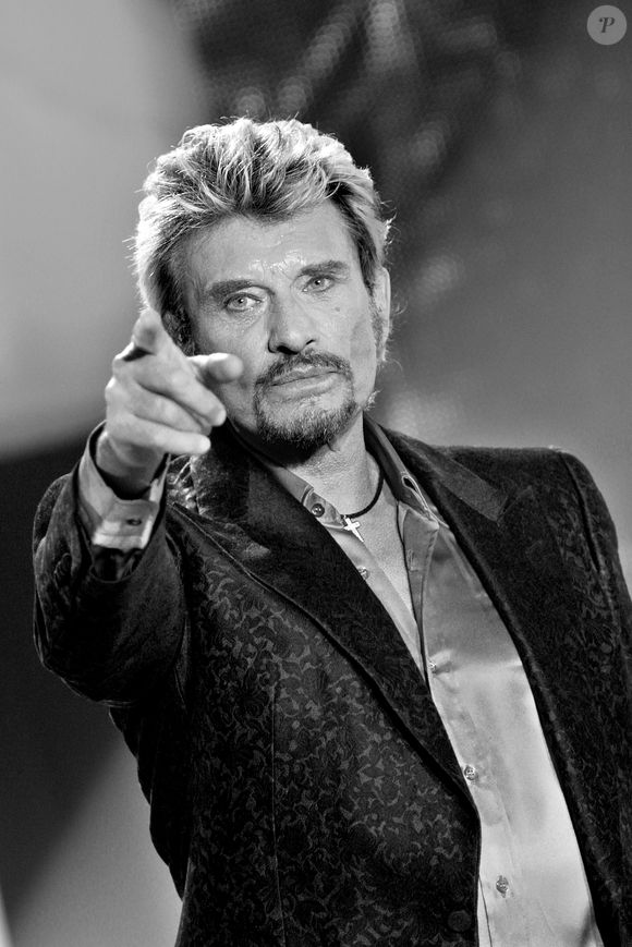 Portrait de Johnny Hallyday sur le plateau d'une émission "Spécial Johnny Hallyday" sur M6. Le 17 novembre 2003. © CEDRIC PERRIN / BESTIMAGE
