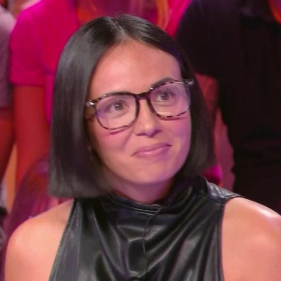 Agathe Auproux fait partie des nouvelles recrues de la saison 2 de "Tout beau, tout neuf". Elle était présente lors de la première ce lundi 31 août 2026.

Capture d'écran TBT9 / W9