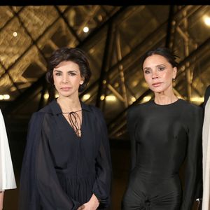 Exclusif - Victoria Beckham, David Beckham, Rachida Dati, ministre de la Culture, Laurence des Cars, directrice du musée du Louvre au dîner organisé à l'issue du vernissage de l'exposition "Louvre Couture, Objets d'Art, Objets de mode" à Paris en marge de la fashion week PAP automne/hiver 2025-2026 à Paris le 4 mars 2025.

© Alain Guizard / Bestimage