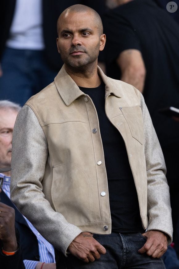 Tony Parker - Les célébrités dans les tribunes lors du match aller de la demi-finale de la Ligue Des Champions 2025-2026 (LDC) "Paris Saint-Germain (PSG) - Bayern Munich (5-4)" au Parc des Princes, le 28 avril 2026.
© Cyril Moreau/Bestimage
