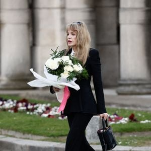 Arielle Dombasle - Obsèques d'Isabelle Mergault à la Coupole du Père-Lachaise à Paris le 30 mars 2026. © Cyril Moreau - Dominique Jacovides / Bestimage