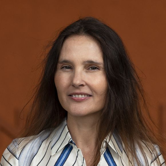 Elle a précisé qu’elle ne souhaitait pas non plus défendre Jacquot, mais qu’elle n’avait jamais rencontré de problème avec lui.

Virginie Ledoyen au village lors des Internationaux de France de Tennis de Roland Garros 2025, à Paris, France, le 7 juin 2025. © Cyril Moreau/Bestimage