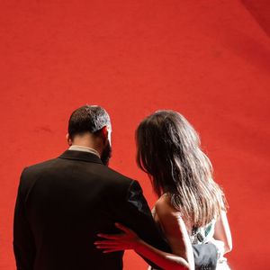 Lyna Khoudri a partagé une photo d'elle et de son compagnon Karim Benzema sur son compte Instagram, prise lors du 78e Festival de Cannes.