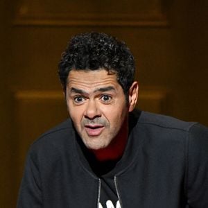 Sur une vidéo publiée par l’humoriste, on peut voir un pêcheur tenter de sortir de la Seine un silure

Jamel Debbouze présente les humoristes du Jamel Comedy Club sur la scène du palais Nikaia à Nice. © Bruno Bebert / Bestimage