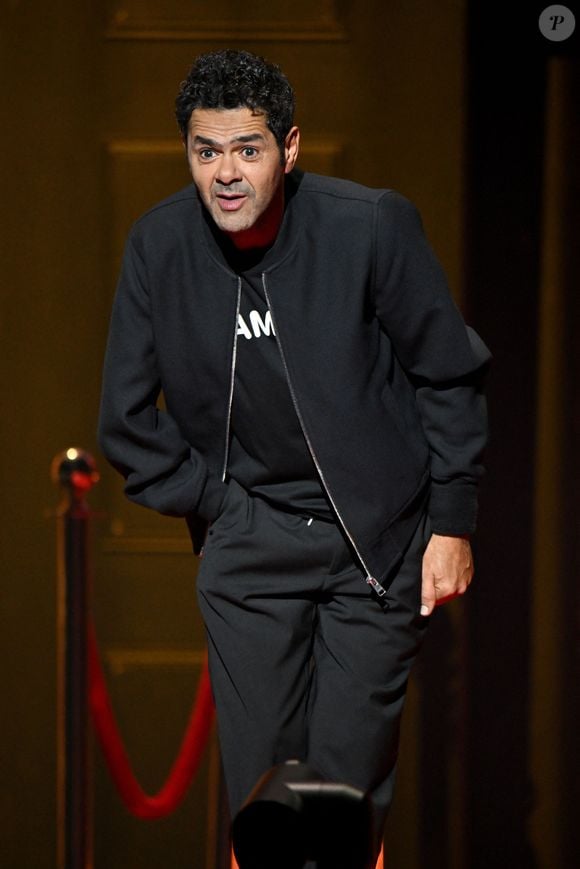 Sur une vidéo publiée par l’humoriste, on peut voir un pêcheur tenter de sortir de la Seine un silure

Jamel Debbouze présente les humoristes du Jamel Comedy Club sur la scène du palais Nikaia à Nice. © Bruno Bebert / Bestimage