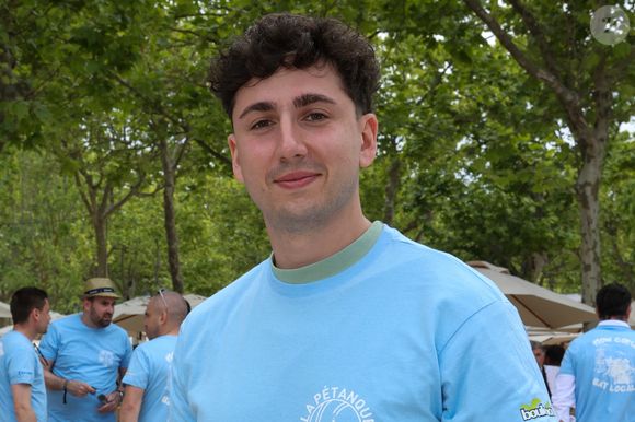 Une formule complète avec accord mets et vins est également disponible pour un total de 50 euros.

Les Chefs à Saint-Tropez fêtent les producteurs 2026. Hugo Riboulet, place des Lices à Saint-Tropez, le 3 mai 2026. © Jean-Marc LhomerBestimage.