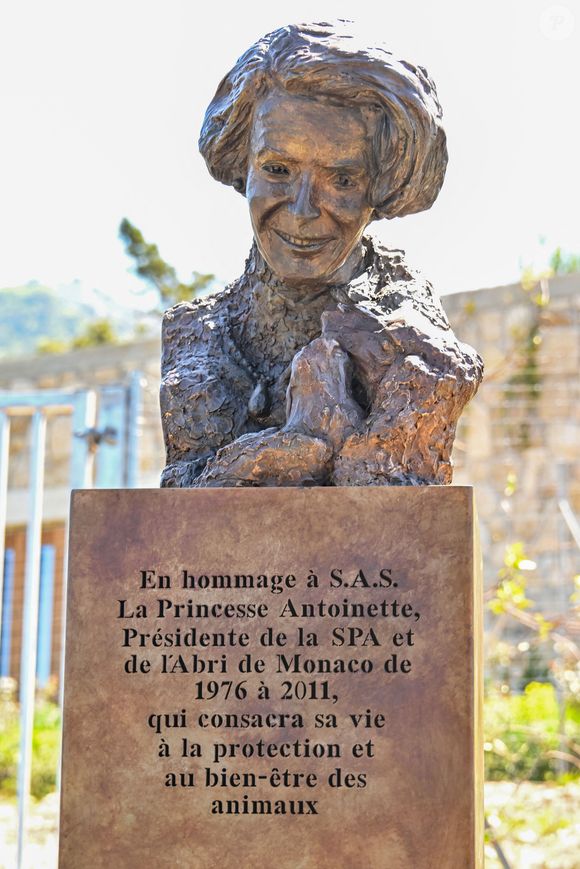 Inauguration d'une statue en hommage à la Princesse Antoinette, présidente de la SPA de Monaco lors de sa création en 1976. 

© Bruno Bebert/Bestimage