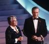Le couple était très apprécié et il n'a jamais été oublié.

Yves Montand et Simone Signoret lors de la cérémonie des Césars en 1985. © Jean-Claude Colin via Bestimage