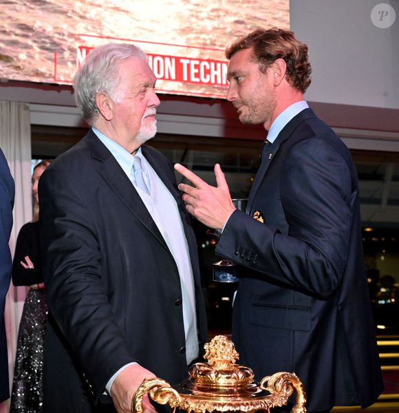 Pierre Casiraghi avait déjà brillé en juillet 2025 en remportant l’Admiral’s Cup, une première depuis 22 ans.

Pierre Casiraghi durant la cérémonie d'intronisation des nouveaux membres du Yacht Club de Monaco ainsi que la remise des YCM Awards-Trophée Credit Suisse 2025, présidé par le prince Albert II de Monaco, le 16 décembre 2025, au Yacht Club de Monaco. Le titre de "régatier du Y.C.M. de l'année 2025" a été remporté par Pierre Casiraghi. Ce sont les membres du Club qui ont voté et choisi entre plusieurs régatiers. © Bruno Bebert / Bestimage